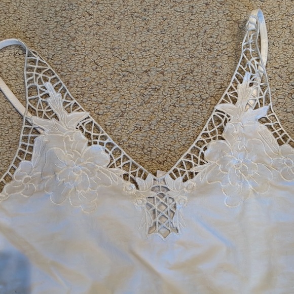 Le Lis Bodysuit - Picture 2 of 4